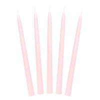 Detalle de las velas Cónicas para candelabros en color rosa